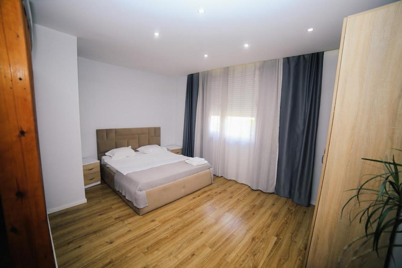 Luxury Center 2 * Tirana